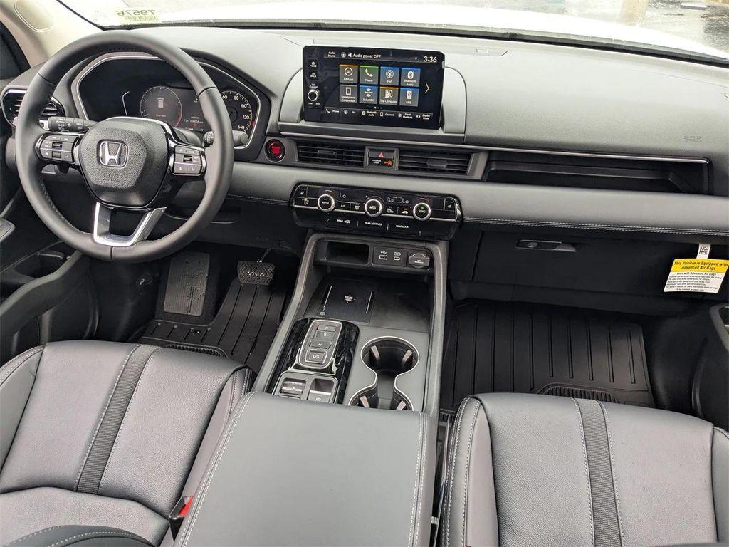 new 2025 Honda Pilot car, priced at $45,123