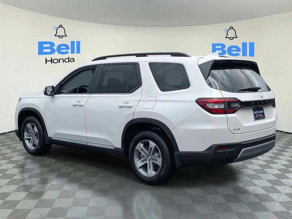 new 2025 Honda Pilot car, priced at $45,123