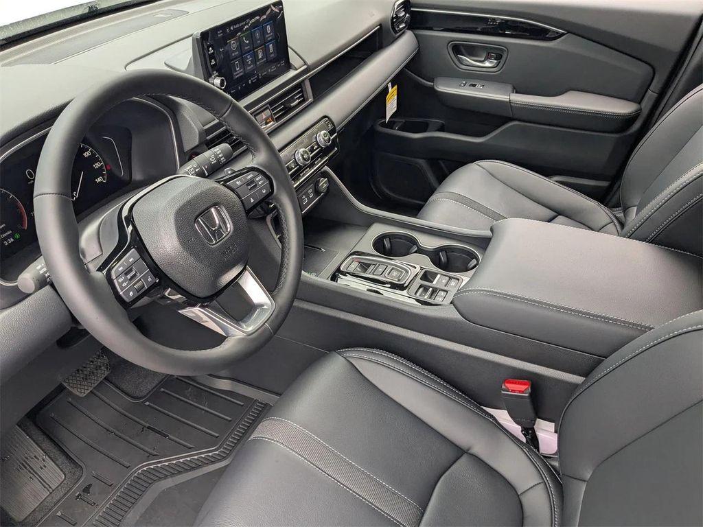 new 2025 Honda Pilot car, priced at $45,123