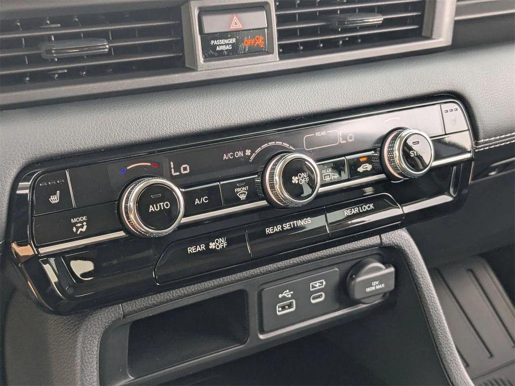 new 2025 Honda Pilot car, priced at $49,624