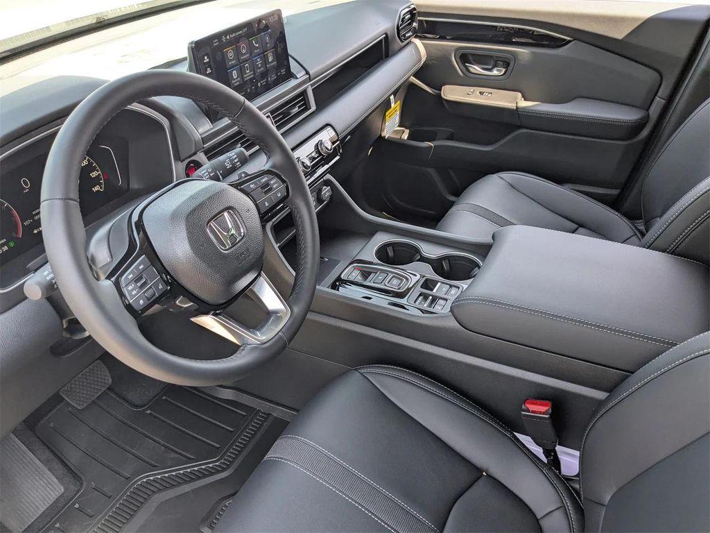 new 2025 Honda Pilot car, priced at $49,624