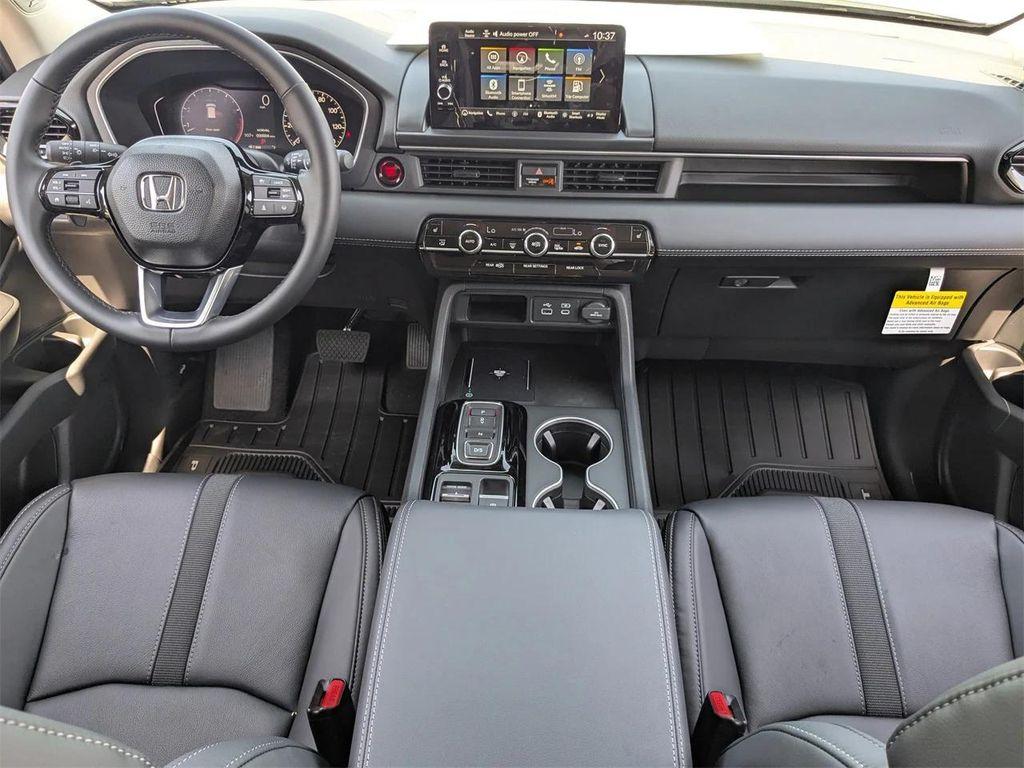 new 2025 Honda Pilot car, priced at $49,624