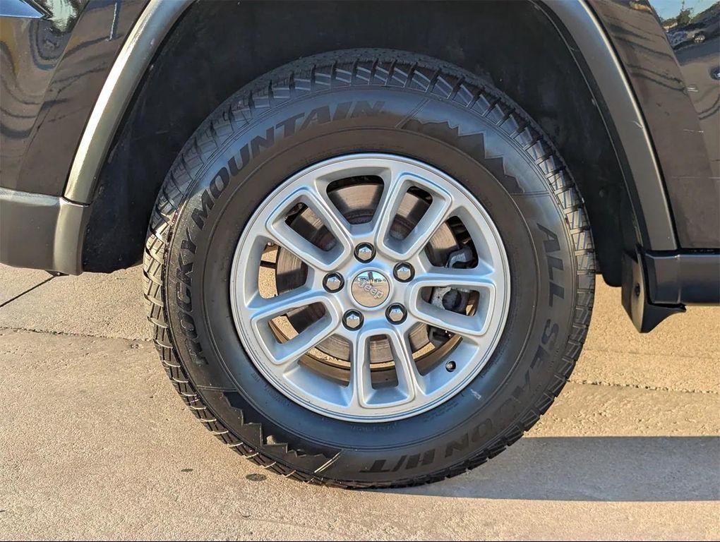used 2019 Jeep Grand Cherokee car, priced at $17,749