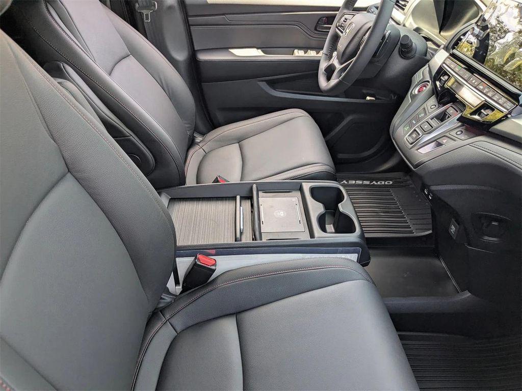 new 2026 Honda Odyssey car, priced at $43,508
