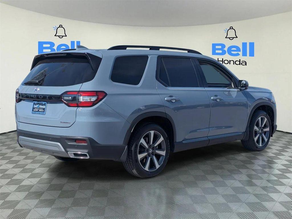 used 2025 Honda Pilot car, priced at $35,947