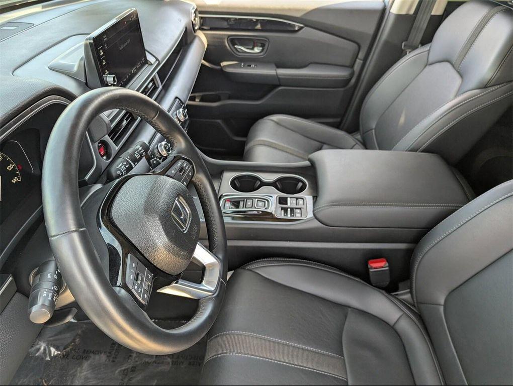 used 2025 Honda Pilot car, priced at $35,947