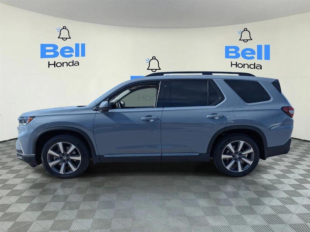 used 2025 Honda Pilot car, priced at $35,947