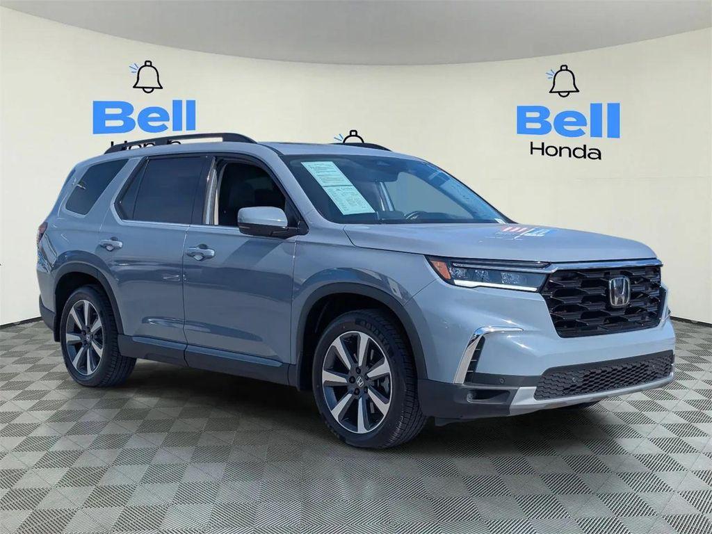 used 2025 Honda Pilot car, priced at $35,947