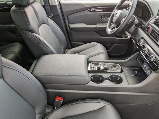 new 2025 Honda Pilot car, priced at $46,158