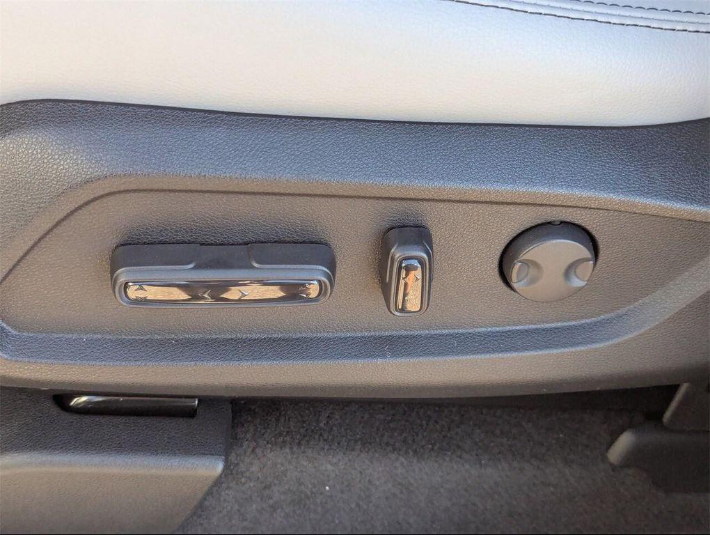 new 2025 Honda Pilot car, priced at $44,696