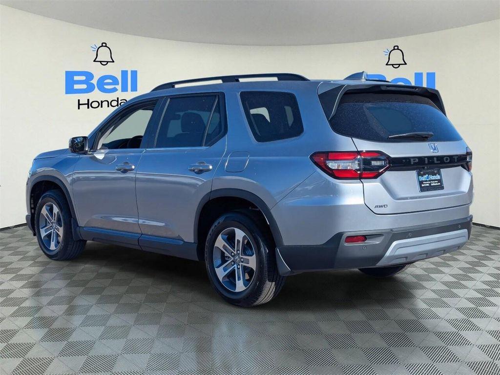 new 2025 Honda Pilot car, priced at $44,696