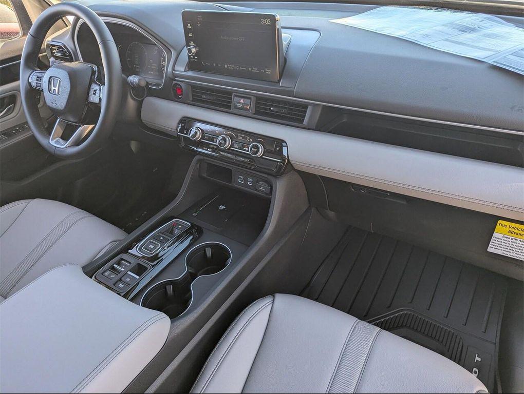 new 2025 Honda Pilot car, priced at $44,696