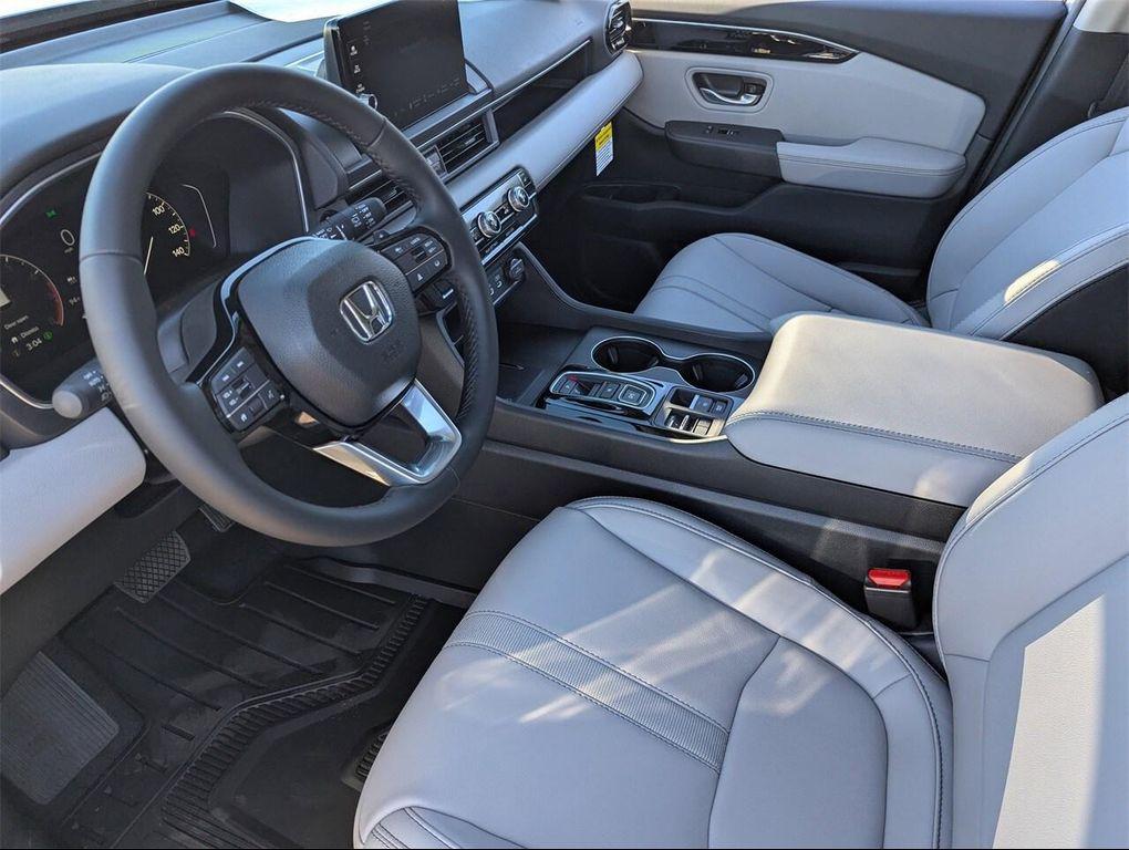new 2025 Honda Pilot car, priced at $44,696