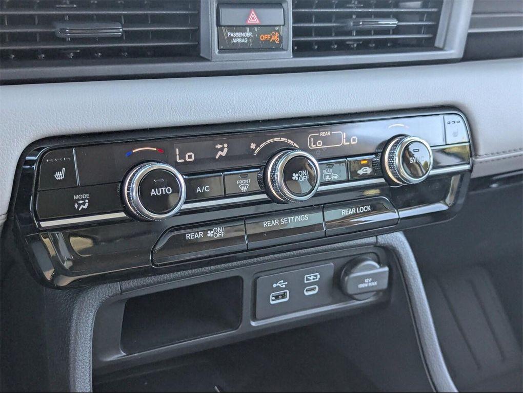 new 2025 Honda Pilot car, priced at $44,696