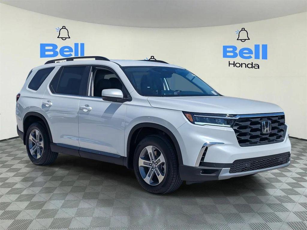 new 2025 Honda Pilot car, priced at $45,670
