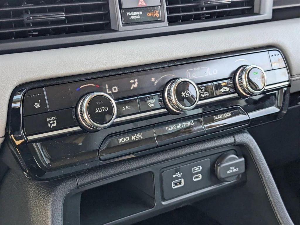 new 2025 Honda Pilot car, priced at $43,681