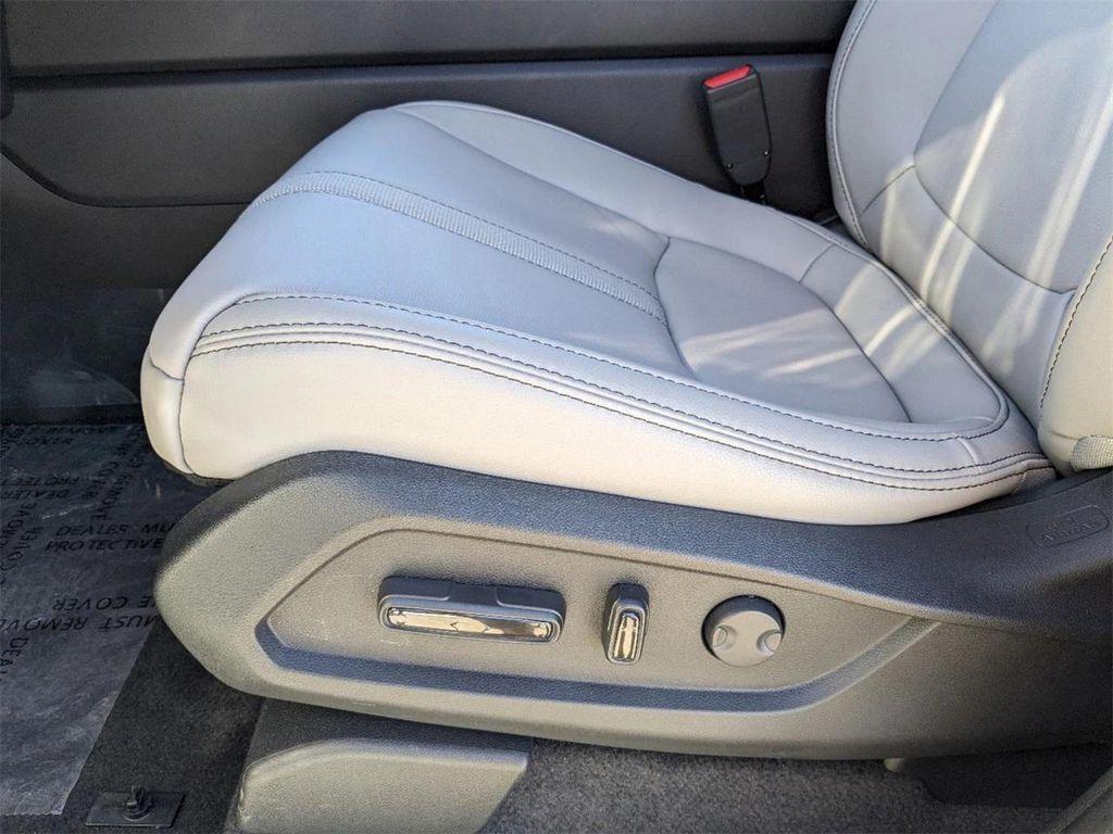 new 2025 Honda Pilot car, priced at $43,681