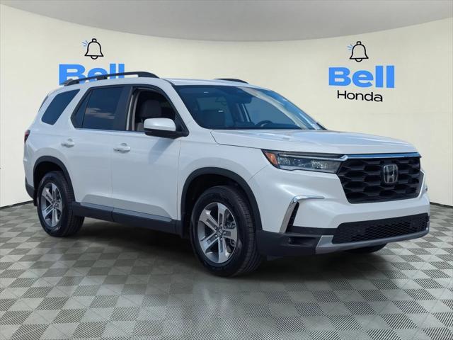 new 2025 Honda Pilot car, priced at $43,760