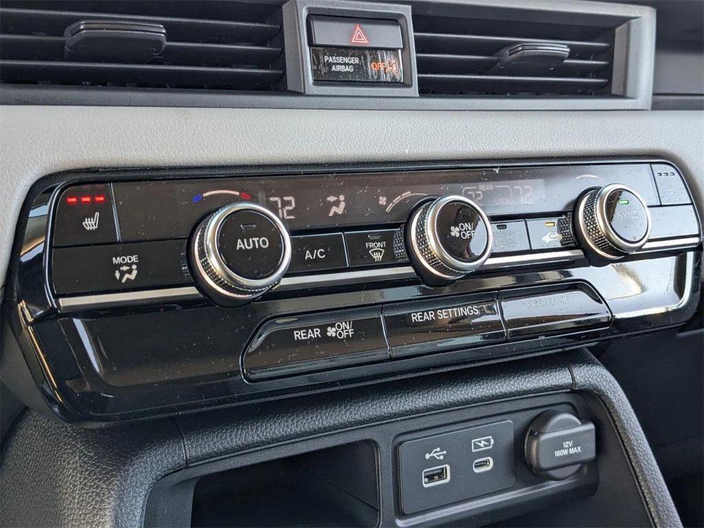 new 2025 Honda Pilot car, priced at $45,123