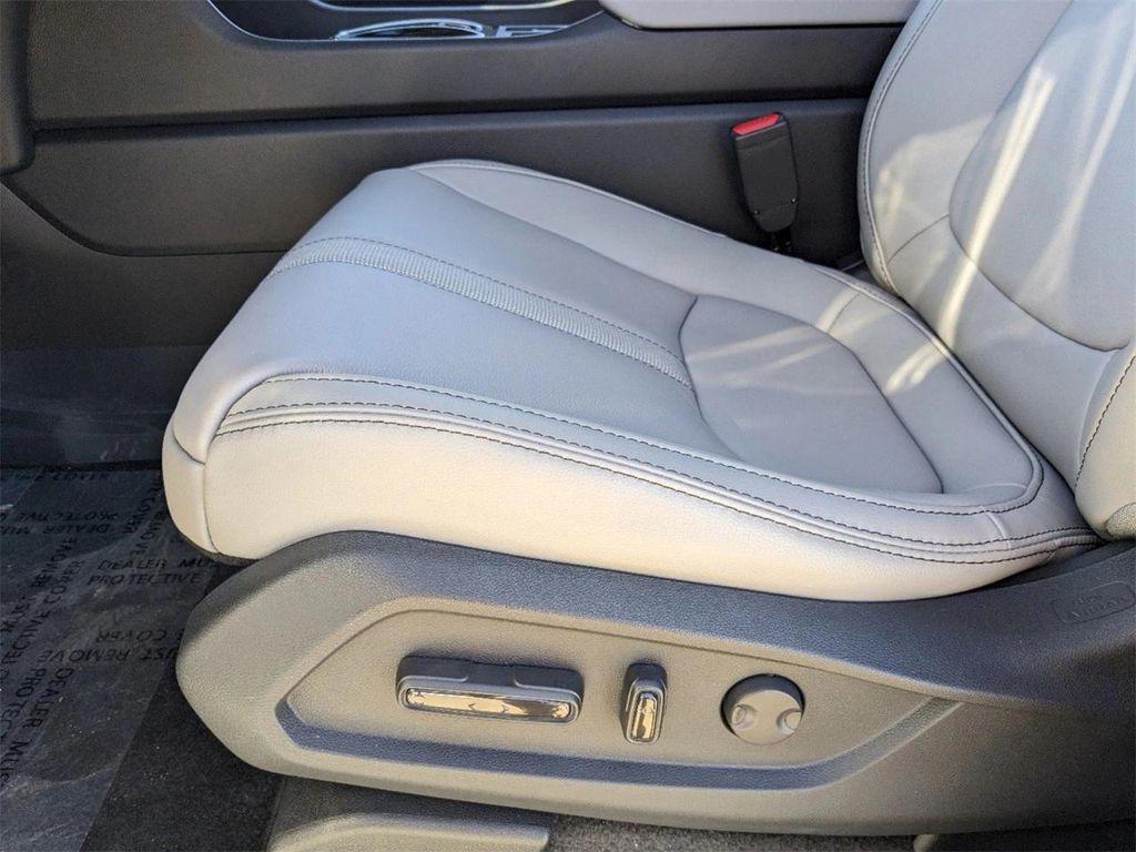 new 2025 Honda Pilot car, priced at $45,123