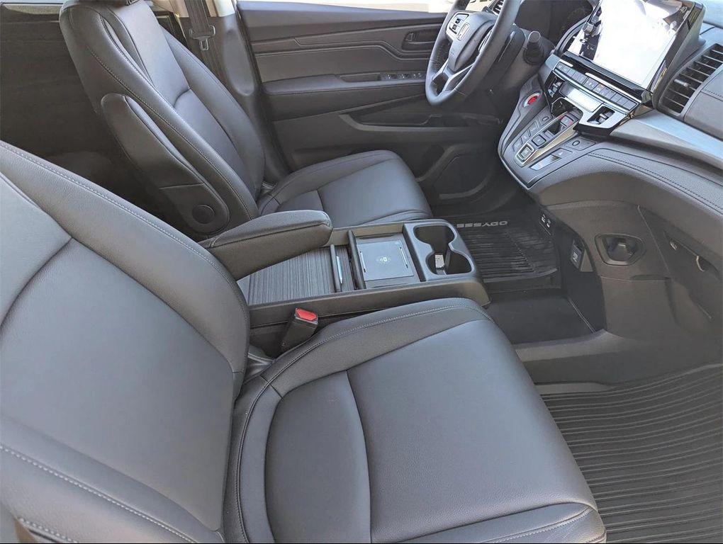 new 2026 Honda Odyssey car, priced at $43,238