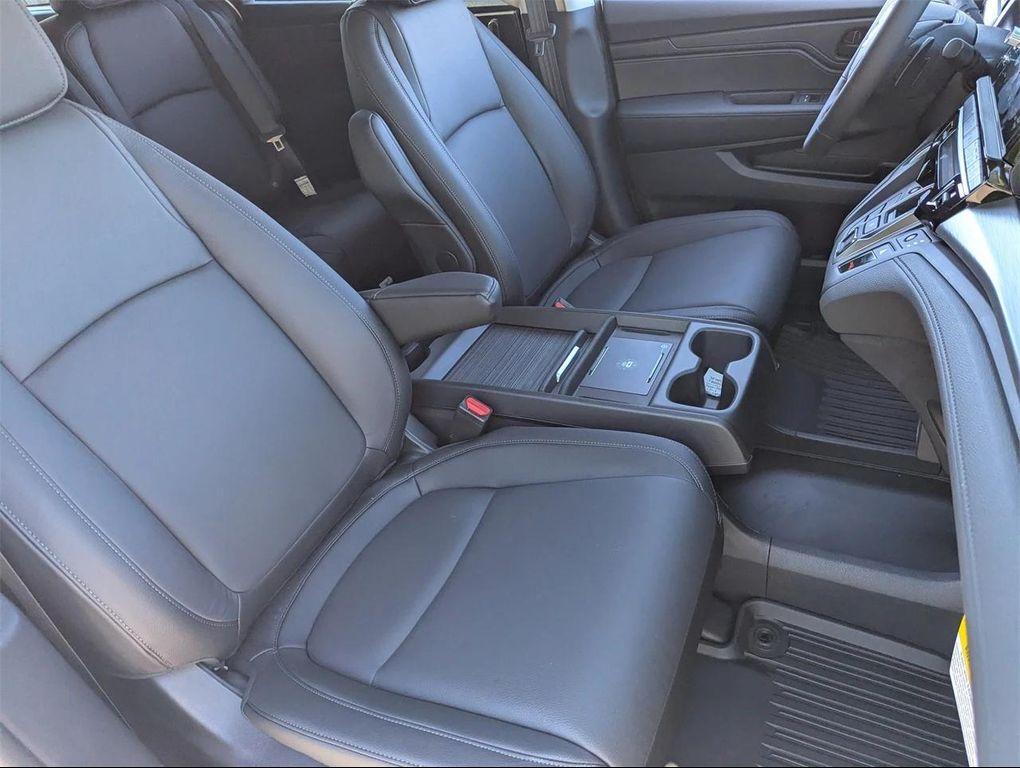new 2026 Honda Odyssey car, priced at $43,238