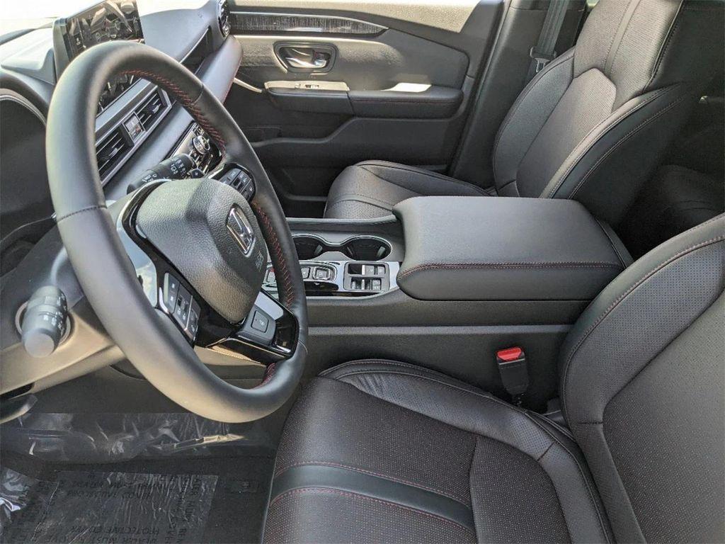 new 2025 Honda Pilot car, priced at $52,483