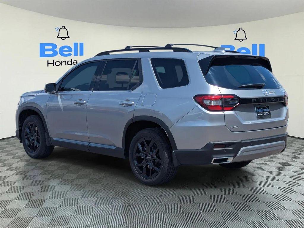 new 2025 Honda Pilot car, priced at $49,197