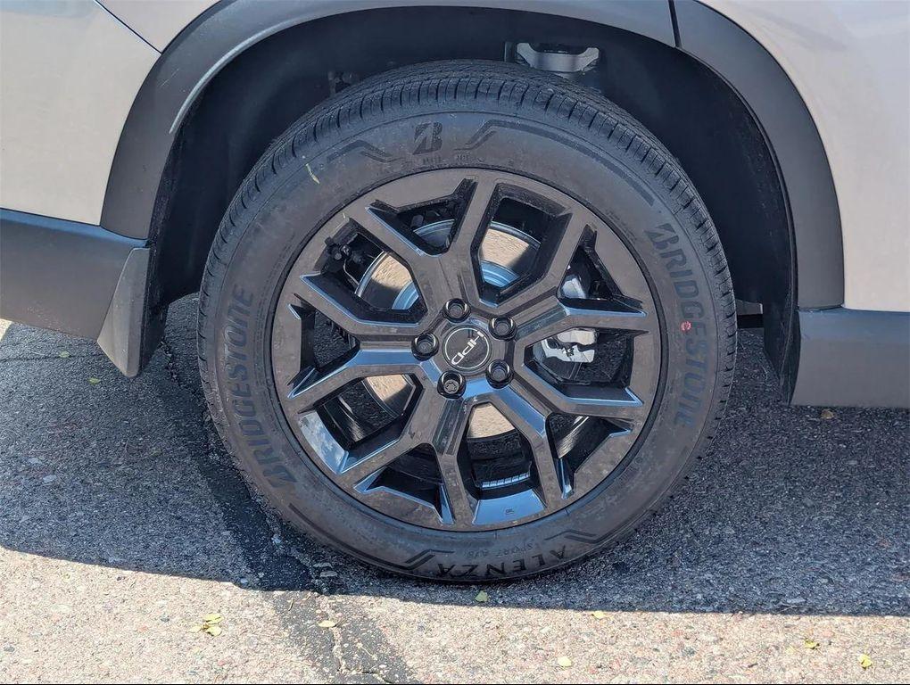 new 2025 Honda Pilot car, priced at $49,197