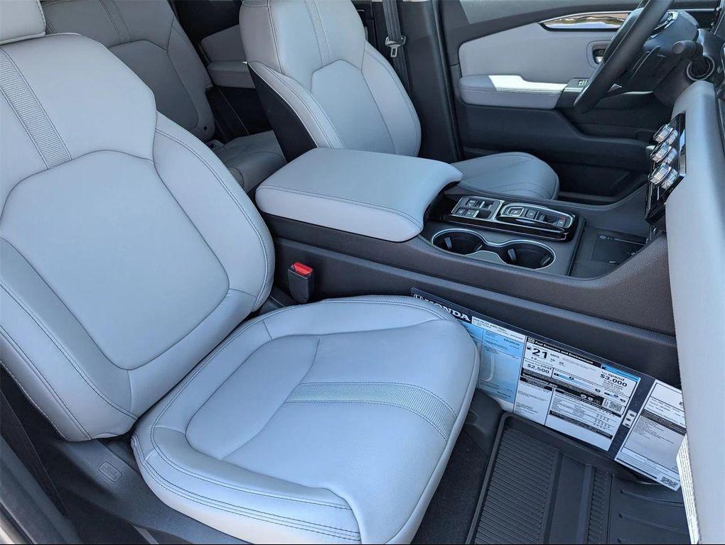 new 2025 Honda Pilot car, priced at $49,197