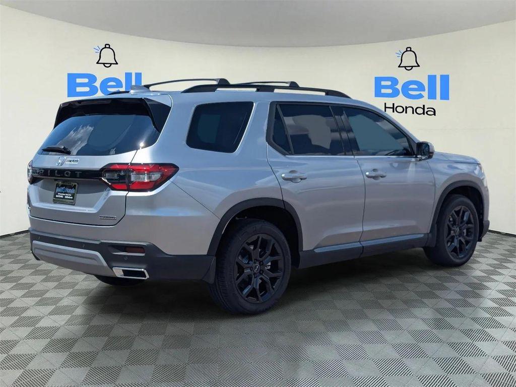 new 2025 Honda Pilot car, priced at $49,197