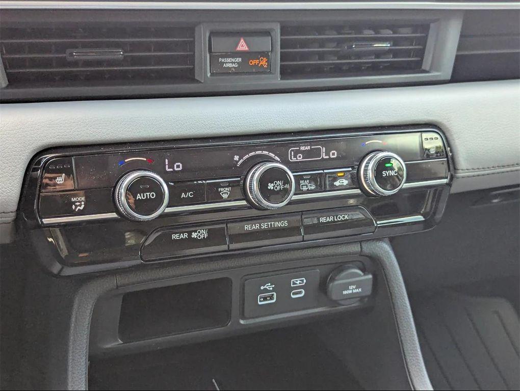 new 2025 Honda Pilot car, priced at $49,197