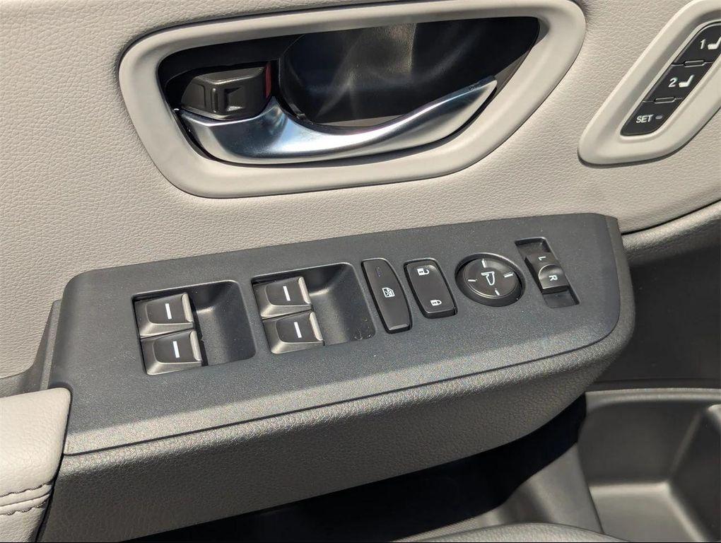 new 2025 Honda Pilot car, priced at $49,197