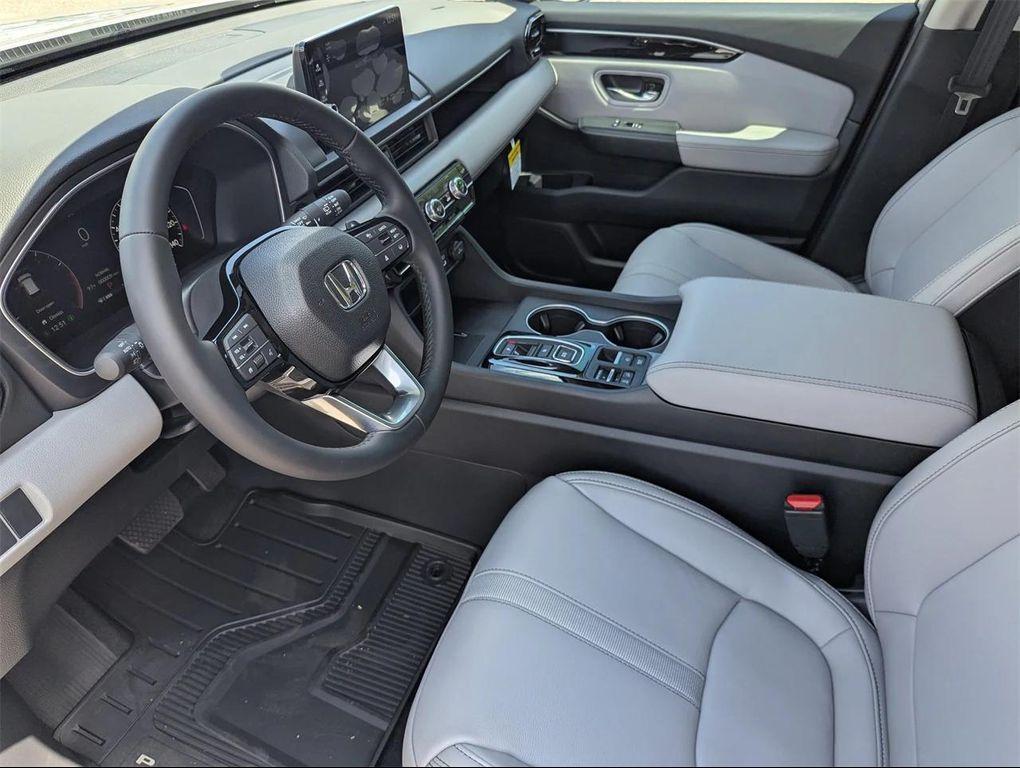 new 2025 Honda Pilot car, priced at $49,197