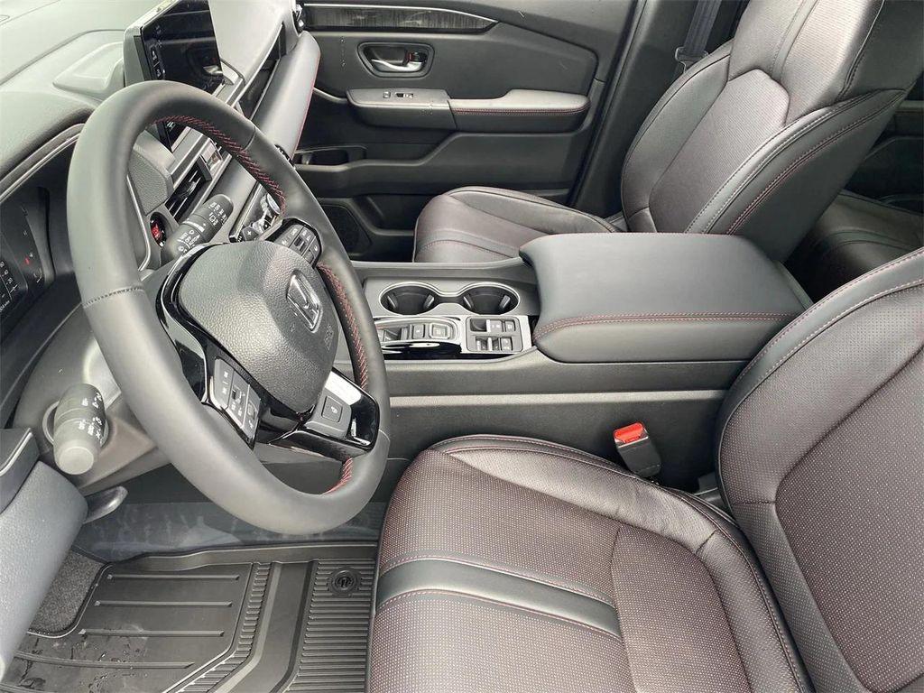 new 2025 Honda Pilot car, priced at $52,528