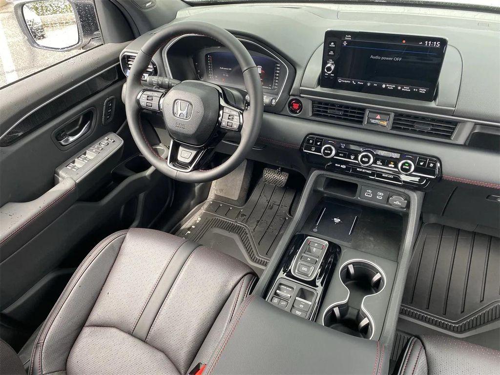 new 2025 Honda Pilot car, priced at $52,528