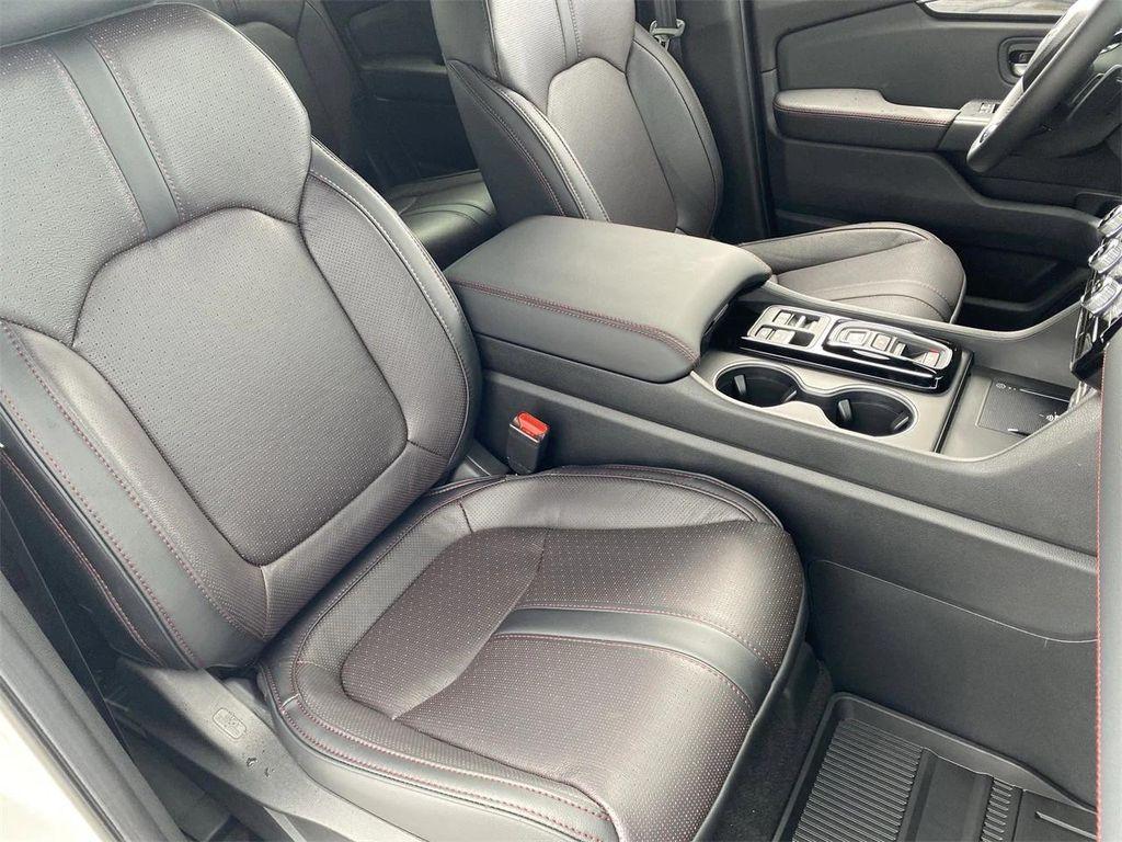 new 2025 Honda Pilot car, priced at $52,528