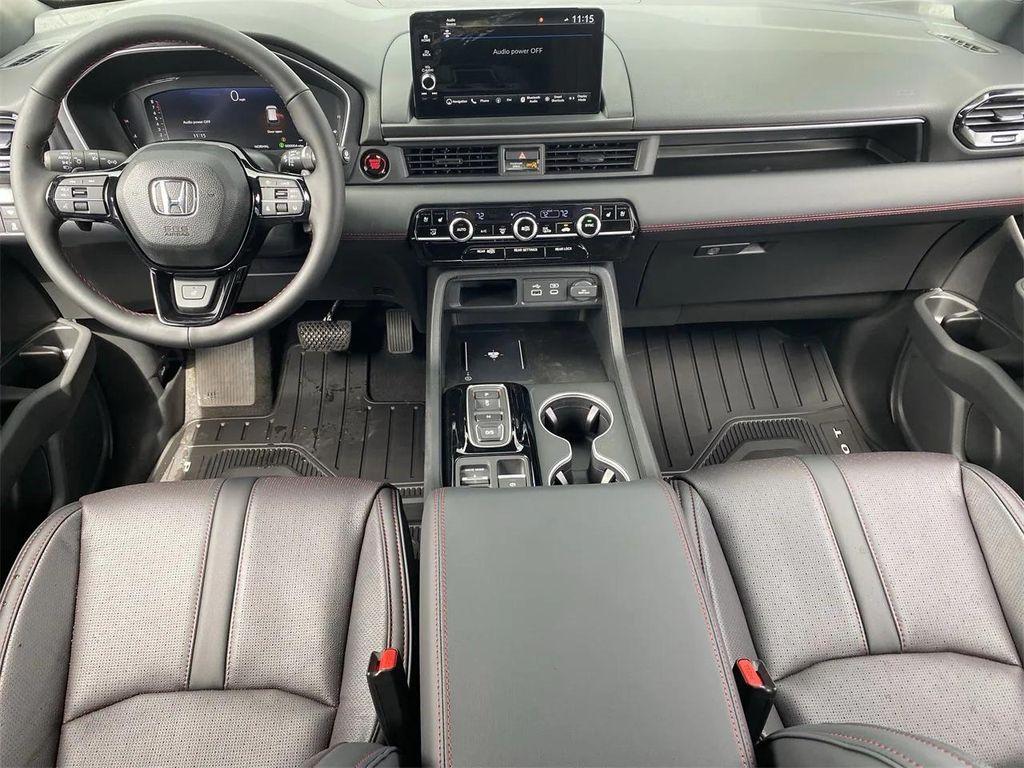 new 2025 Honda Pilot car, priced at $52,528