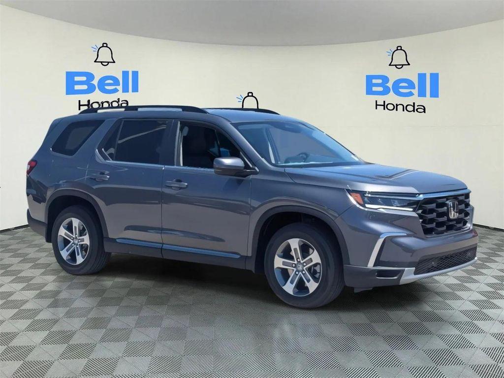 new 2025 Honda Pilot car, priced at $44,696