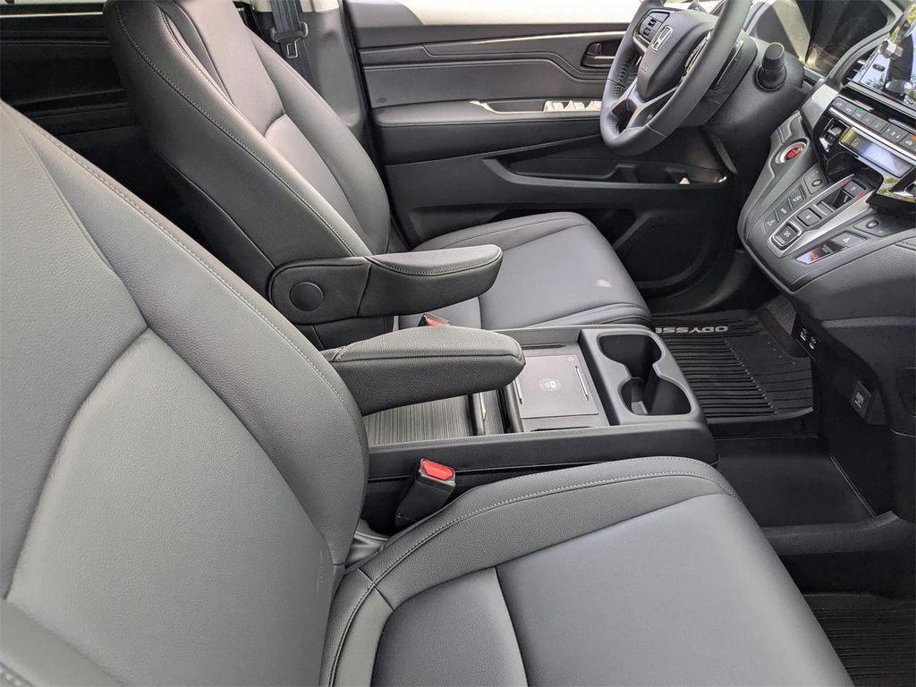 new 2026 Honda Odyssey car, priced at $42,039