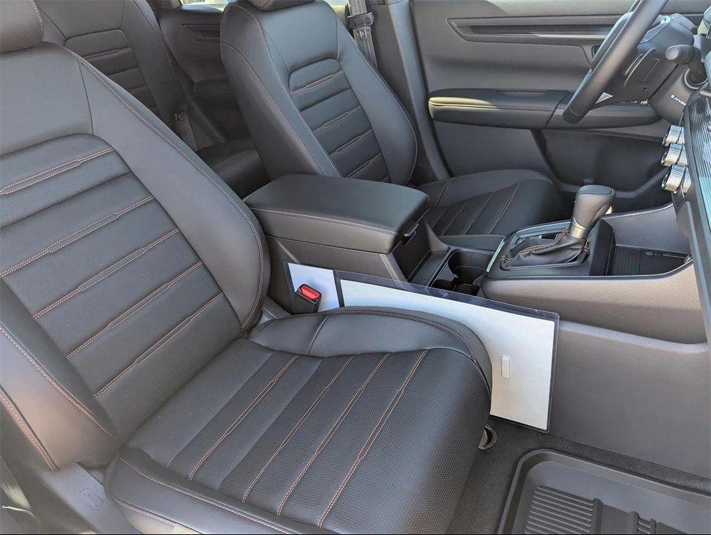 new 2026 Honda CR-V Hybrid car, priced at $40,396