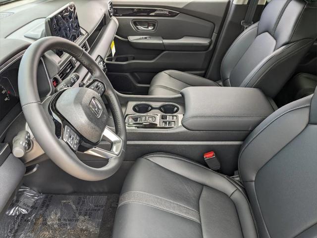 new 2025 Honda Pilot car, priced at $45,731