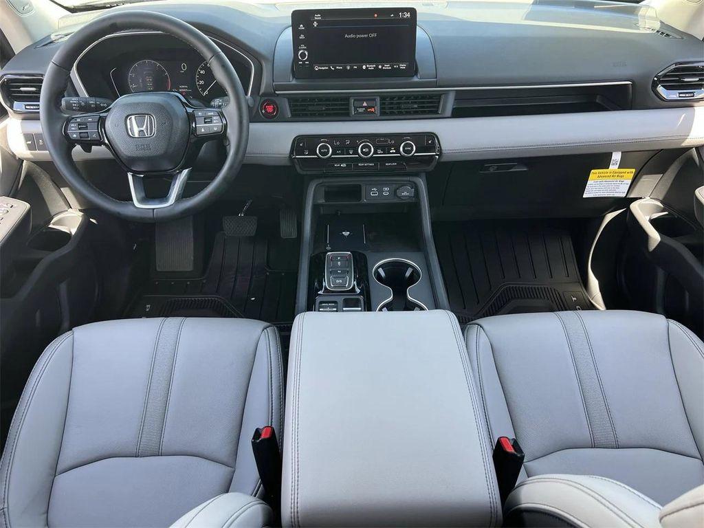 new 2025 Honda Pilot car, priced at $48,161