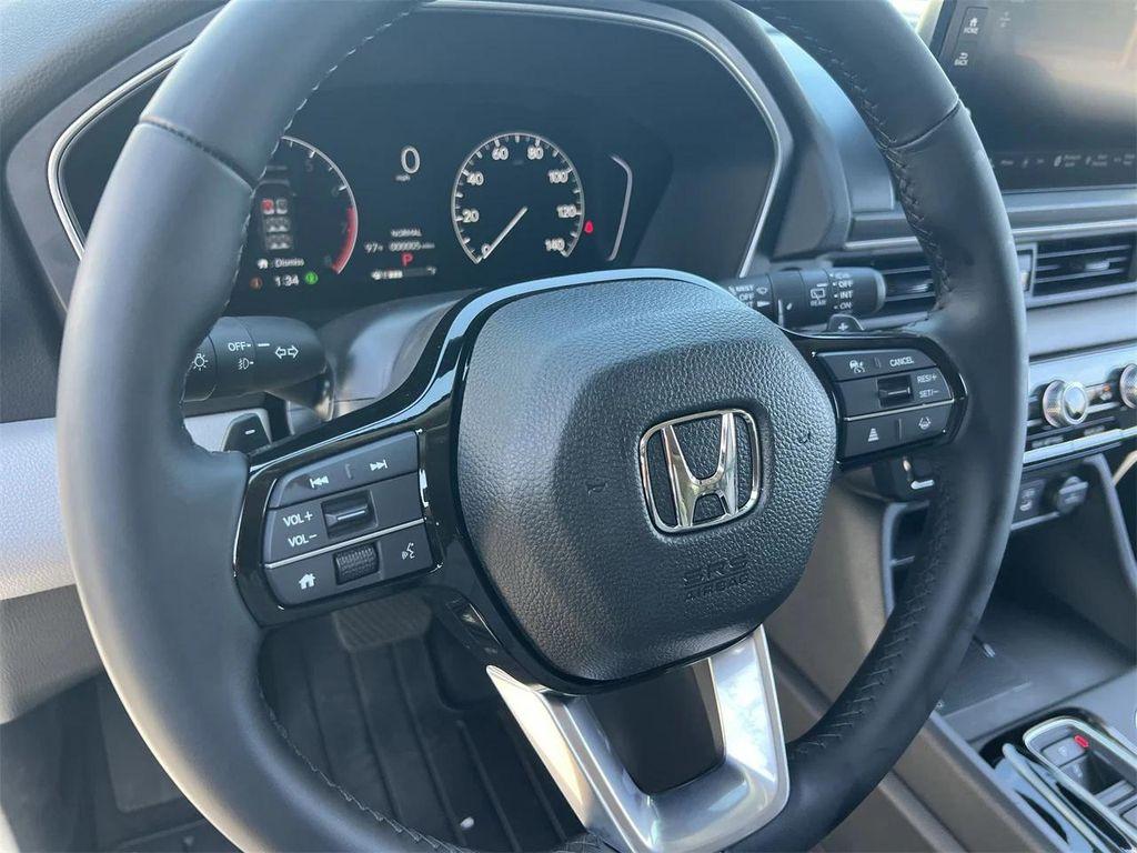new 2025 Honda Pilot car, priced at $48,161