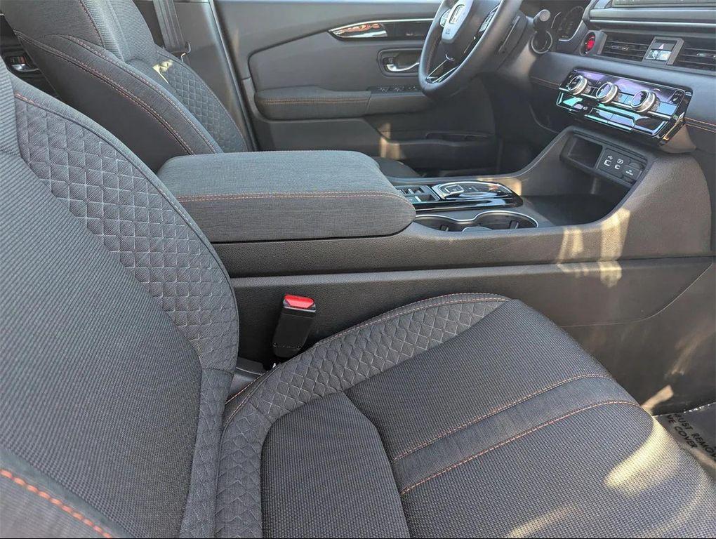 used 2025 Honda Pilot car, priced at $36,848
