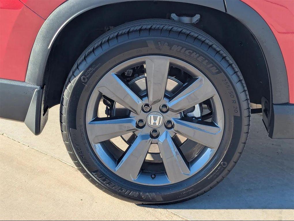 used 2025 Honda Pilot car, priced at $36,848