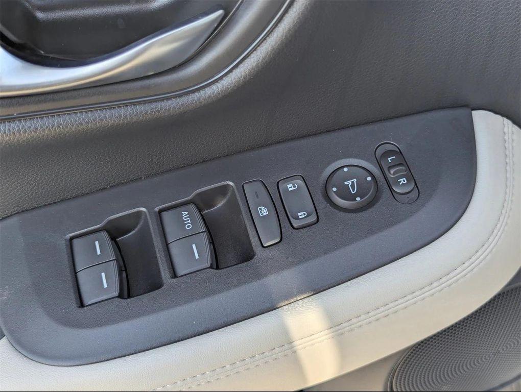 new 2026 Honda HR-V car, priced at $28,686