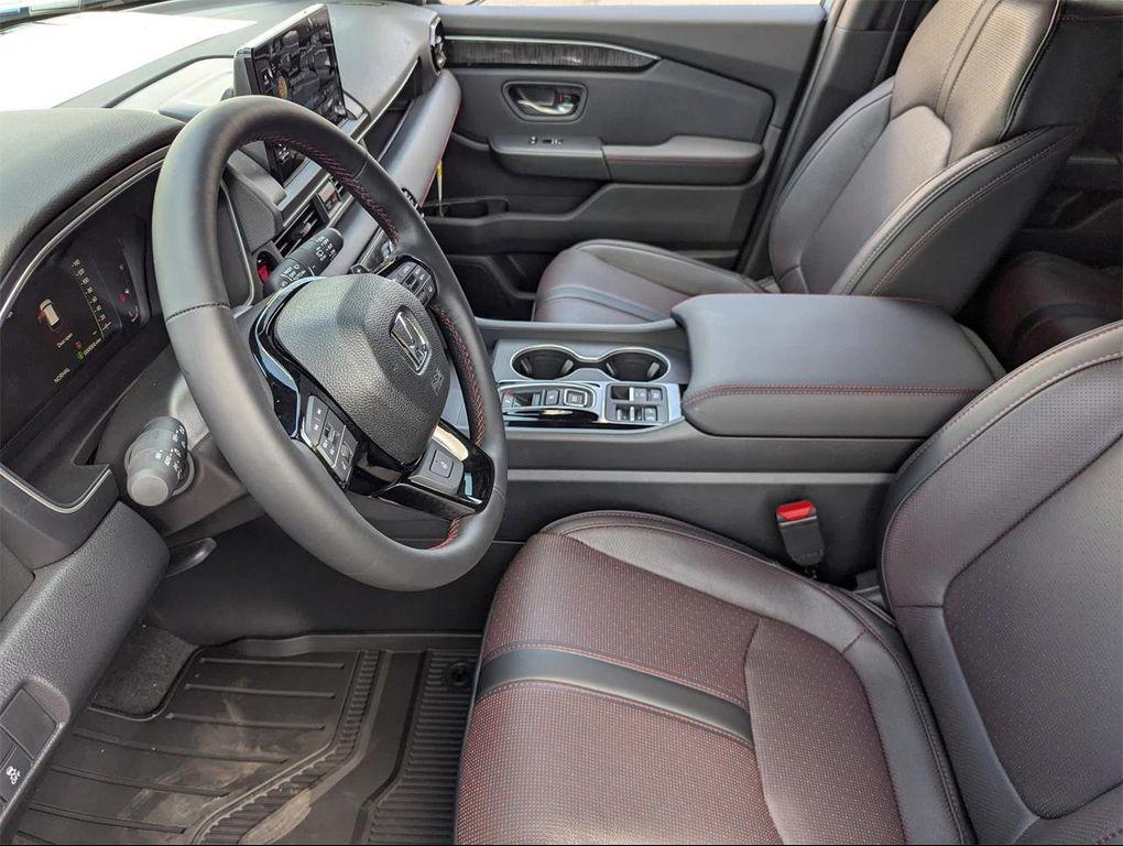new 2025 Honda Pilot car, priced at $52,528