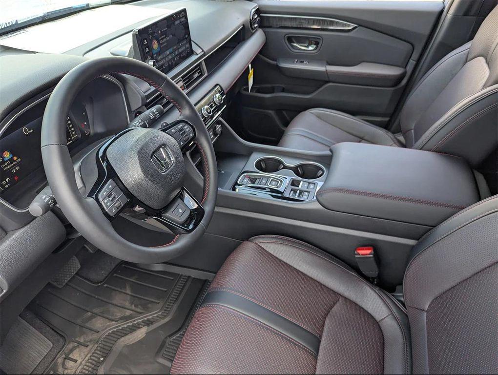 new 2025 Honda Pilot car, priced at $52,528