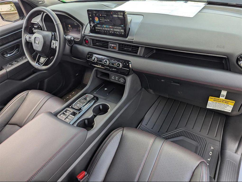new 2025 Honda Pilot car, priced at $52,528